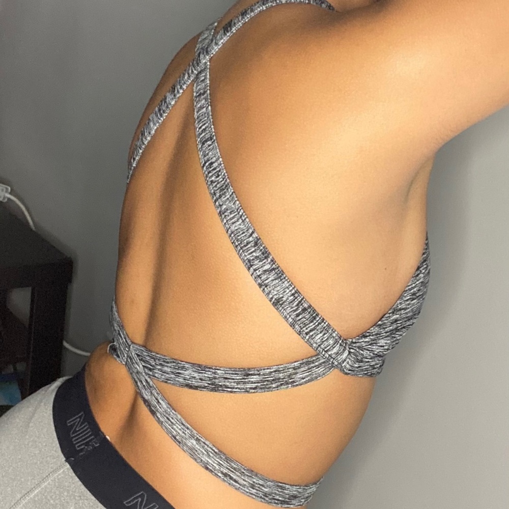 STRAPPY SPORTS BRA